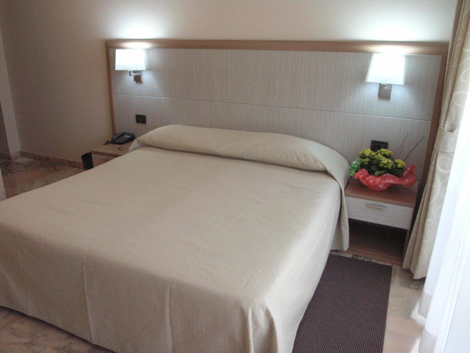 Hotel Smeraldo Torino エクステリア 写真