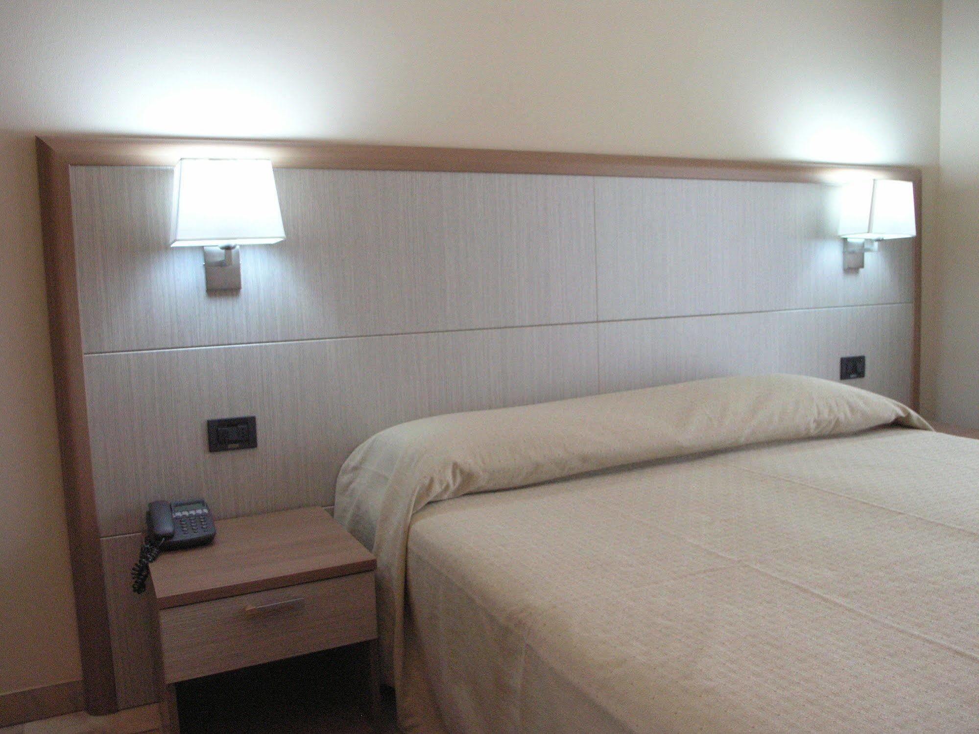 Hotel Smeraldo Torino エクステリア 写真