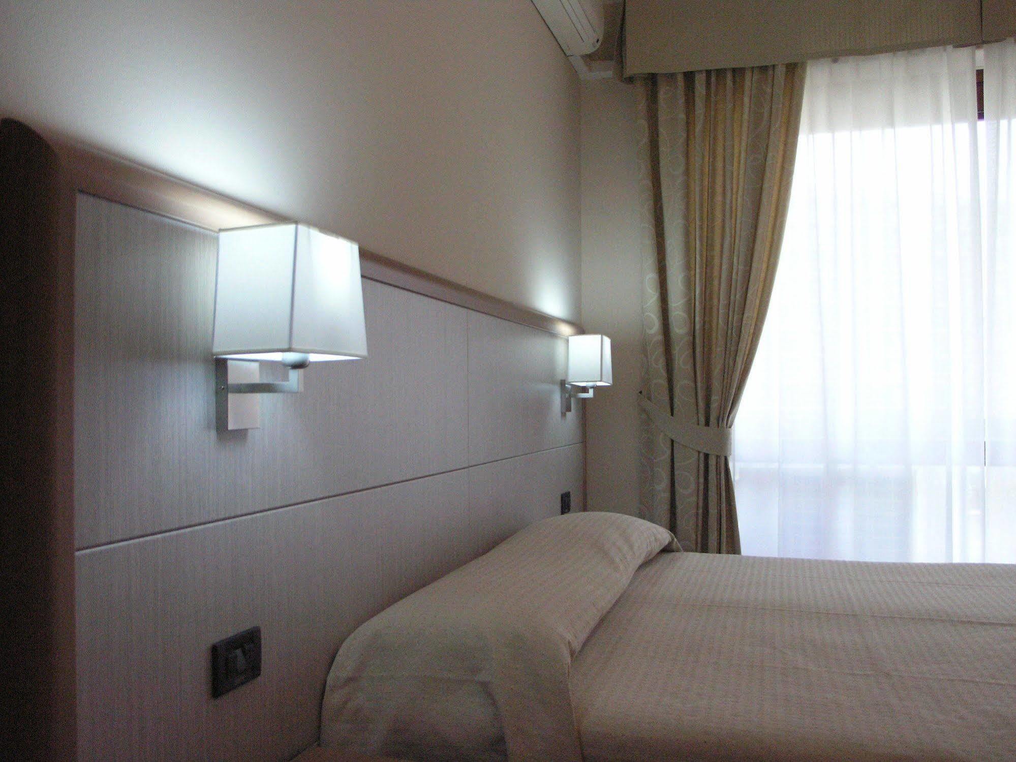 Hotel Smeraldo Torino エクステリア 写真